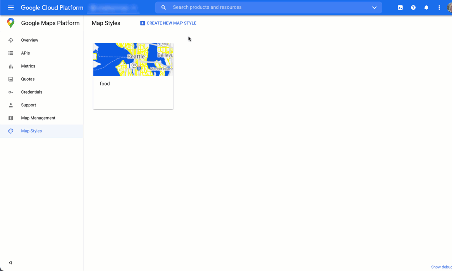 En la página Estilos de mapa (Map Styles), se hace clic en Crear estilo de mapa nuevo (Create New Map Style). En la página Nuevo estilo de mapa (New Map Style), se hace clic en el botón de selección Mapa de Google Maps (Google Map). Se hace clic en el botón de selección Atlas para mostrar el estilo correspondiente y, luego, en Abrir en el Editor de estilos (Open in Style Editor). En el Editor de estilos, se hace clic en la función Lugares de interés (Points of interest), se selecciona el elemento Ícono (Icon) y se establece el color en rojo. Luego, se selecciona la casilla de verificación Densidad de lugares de interés (POI Density) y se mueve el control deslizante hacia la derecha para establecer la máxima densidad. A medida que se aumenta la densidad, aparecen más marcadores rojos en la vista previa del mapa. Luego, se hace clic en el botón Guardar (Save).