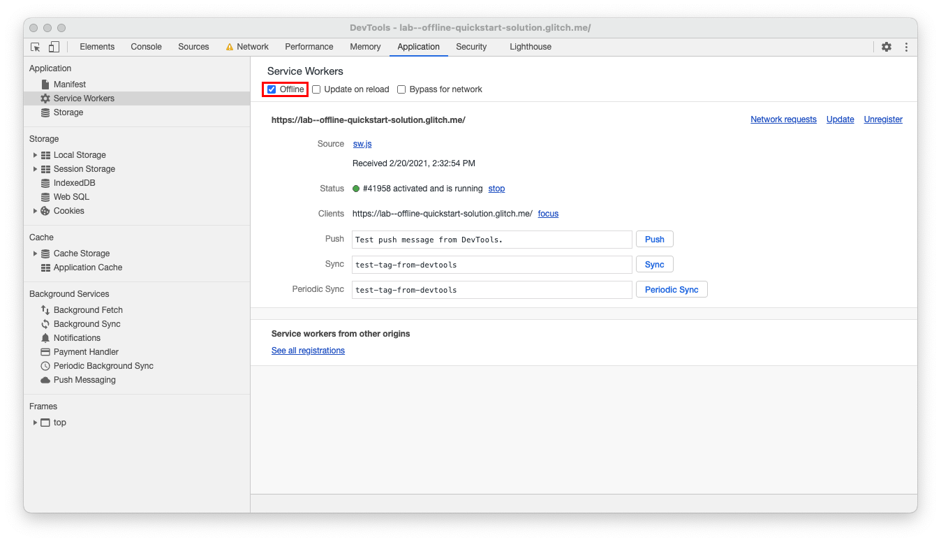 Tab „Anwendung für Chrome-Entwicklertools“ ist für Service Workers geöffnet, wenn das Kästchen „Offline“ angeklickt ist