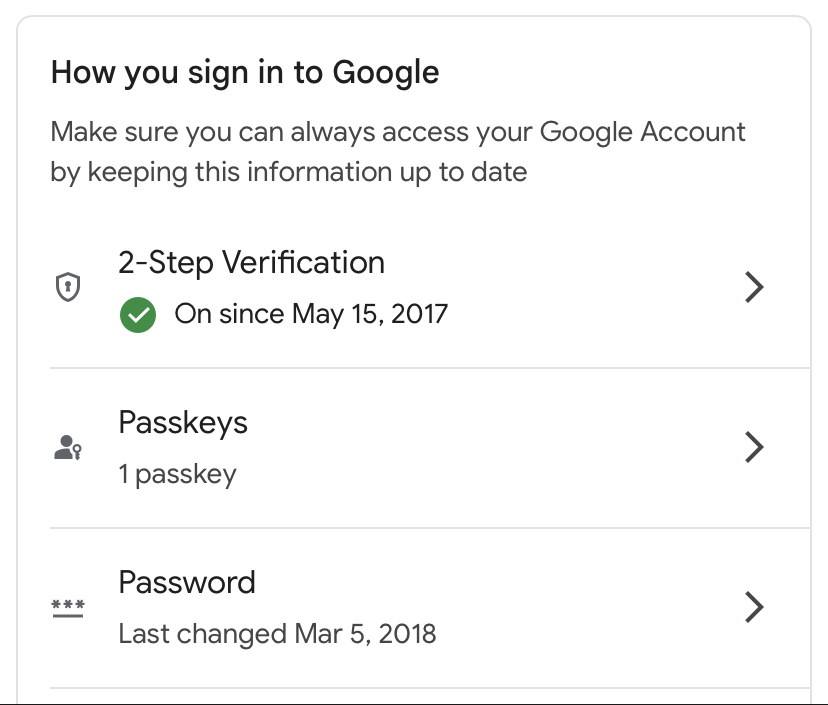Un menú de Google titulado "Cómo acceder a Google" que muestra "Llaves de acceso" como una opción entre "Verificación en 2 pasos" y "Contraseña".