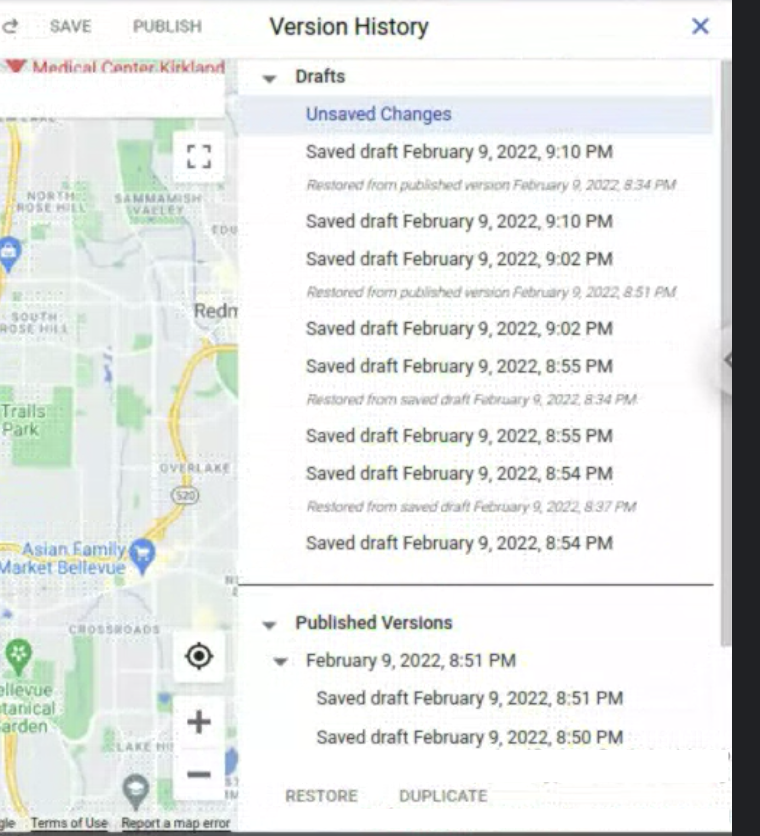 Una captura de pantalla del panel de versiones de diseños de Maps en la consola de Google Cloud. Los botones Guardar (Save) y Publicar (Publish) se encuentran encima del panel y los botones Restablecer (Restore) y Duplicar (Duplicate) específicos de la versión se encuentran en la parte inferior del panel Historial de versiones. Además, se muestran varios borradores y versiones publicadas.