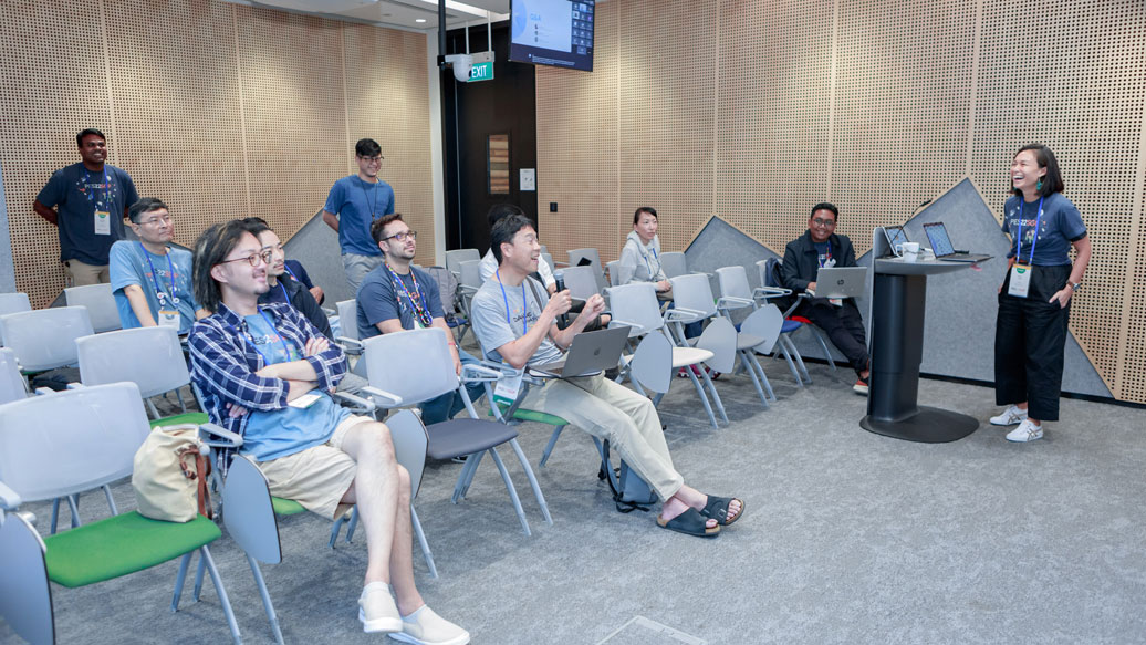 Expertos de Producto del Centro de la Búsqueda en la sesión sobre indexación de vídeos de la cumbre de Singapur